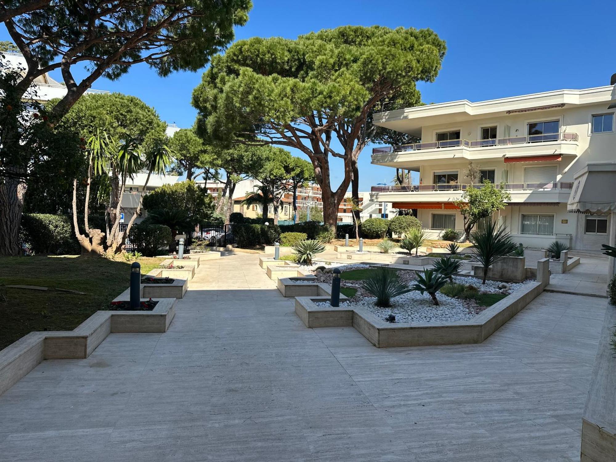 Superbe studio front de mer avec parking Villeneuve-Loubet Eksteriør bilde
